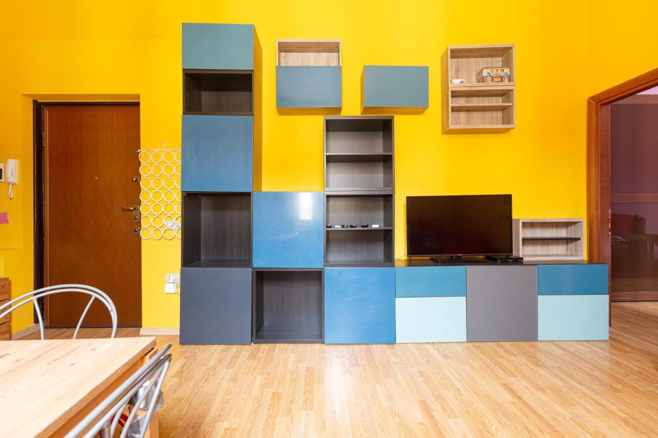 Milano Viale Umbria Colorful Apartment Buitenkant foto